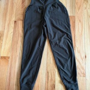 Women’s army green old navy joggers